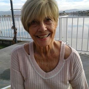 Meet your Posher, Lorae